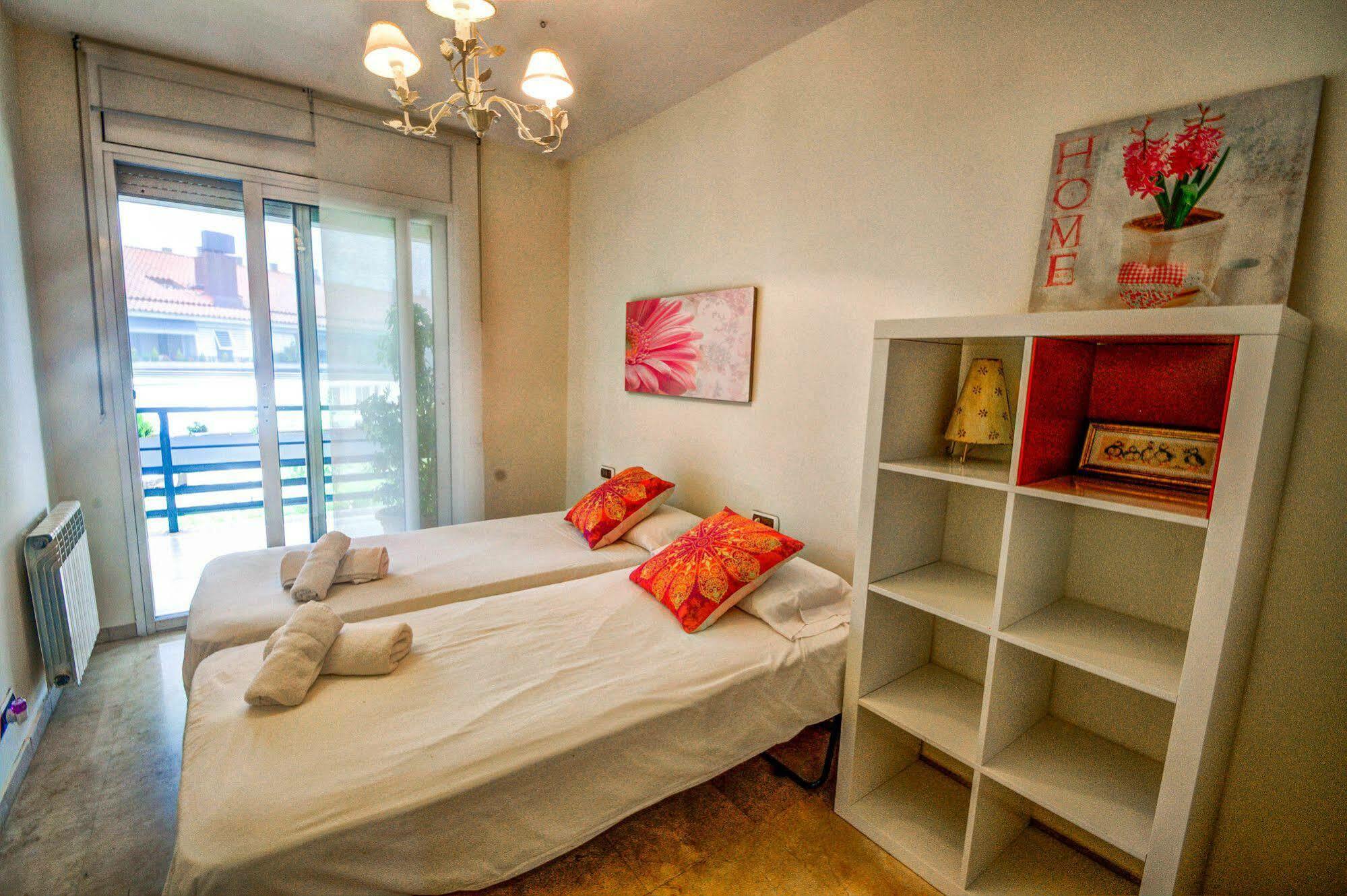 Duplex Park De Mar Apartman Sitges Kültér fotó