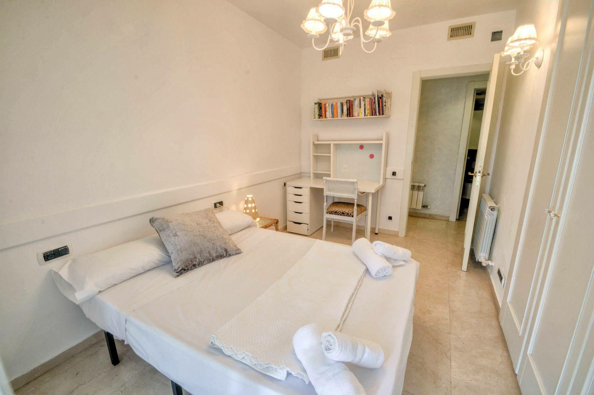 Duplex Park De Mar Apartman Sitges Kültér fotó