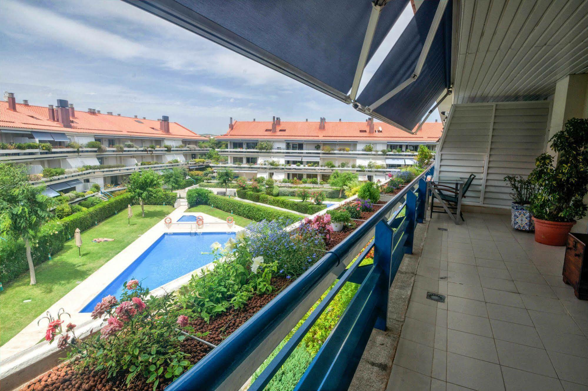 Duplex Park De Mar Apartman Sitges Kültér fotó