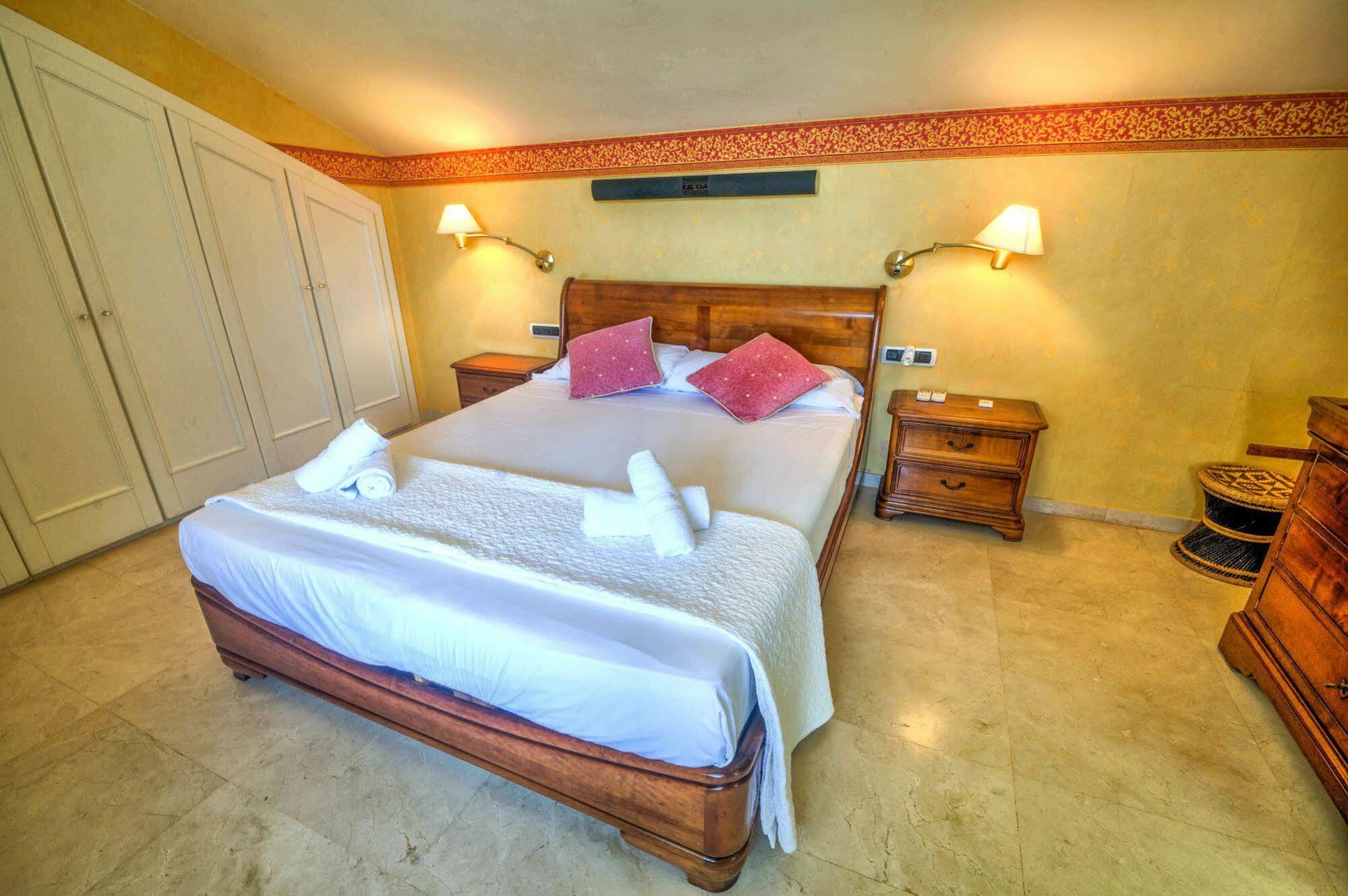 Duplex Park De Mar Apartman Sitges Kültér fotó