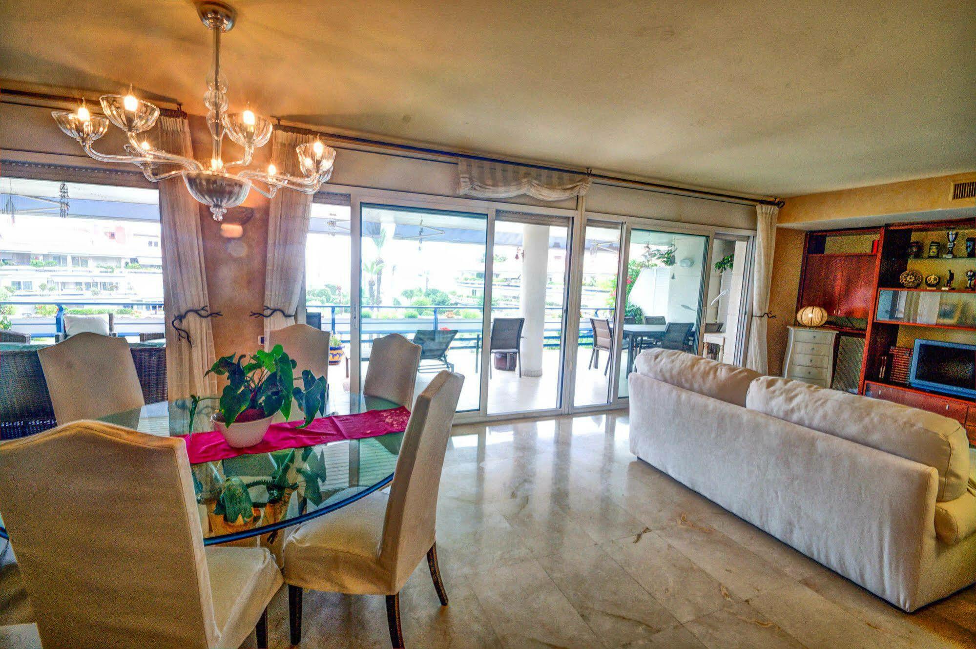 Duplex Park De Mar Apartman Sitges Kültér fotó