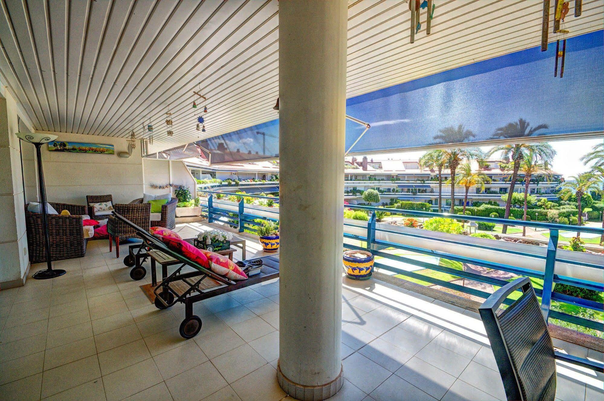 Duplex Park De Mar Apartman Sitges Kültér fotó