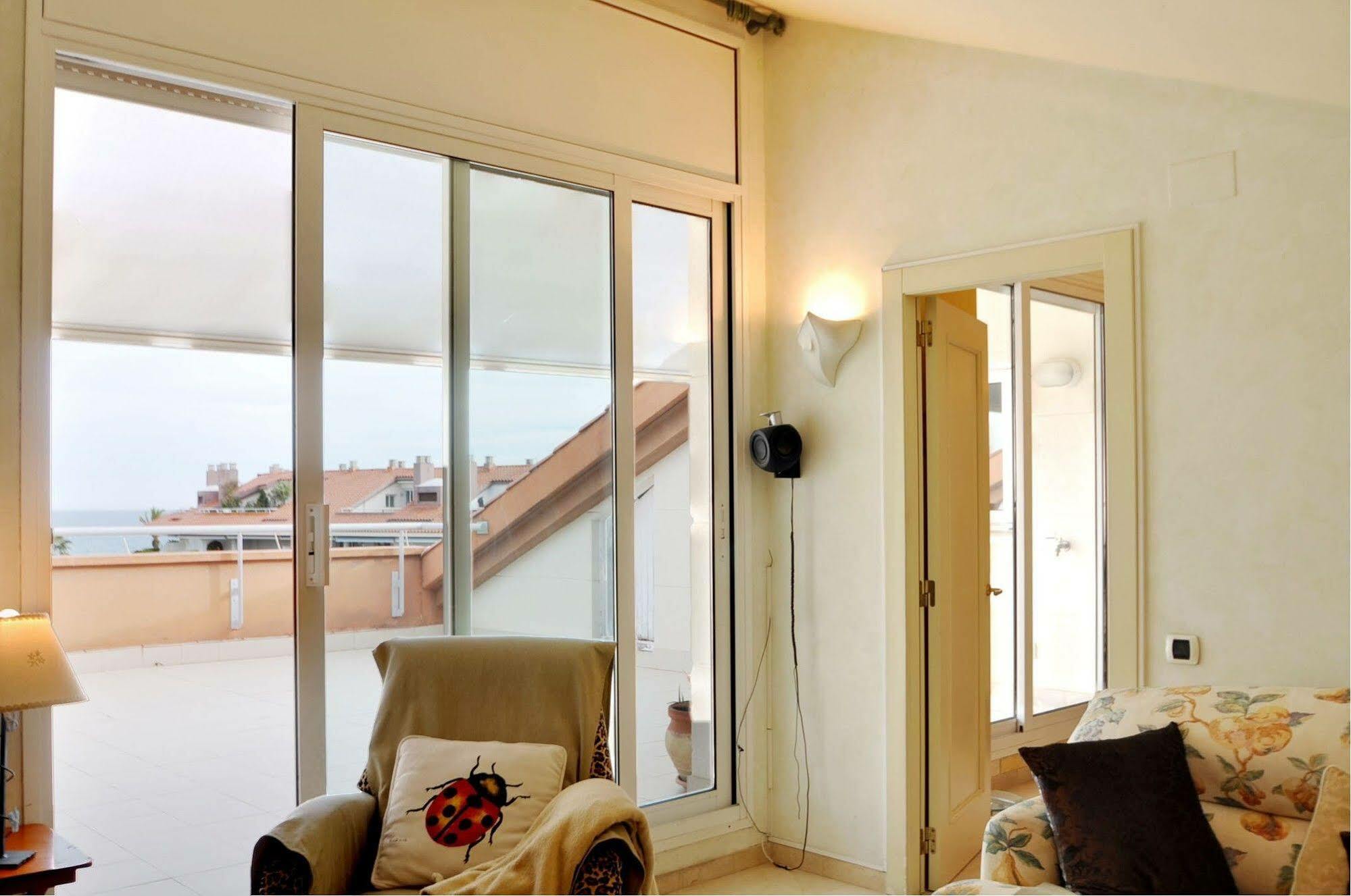 Duplex Park De Mar Apartman Sitges Kültér fotó